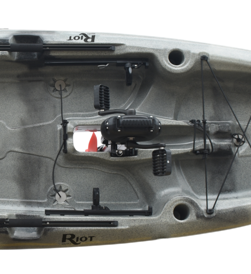 Front-deck flush-mount rod holders on the Mako 10.5